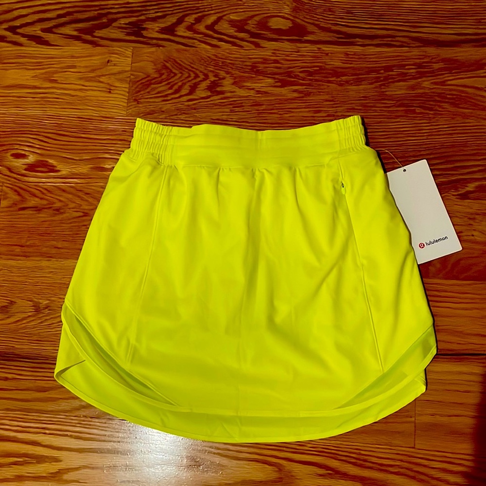 Lululemon size 6 Hotty Hot HR Skirt